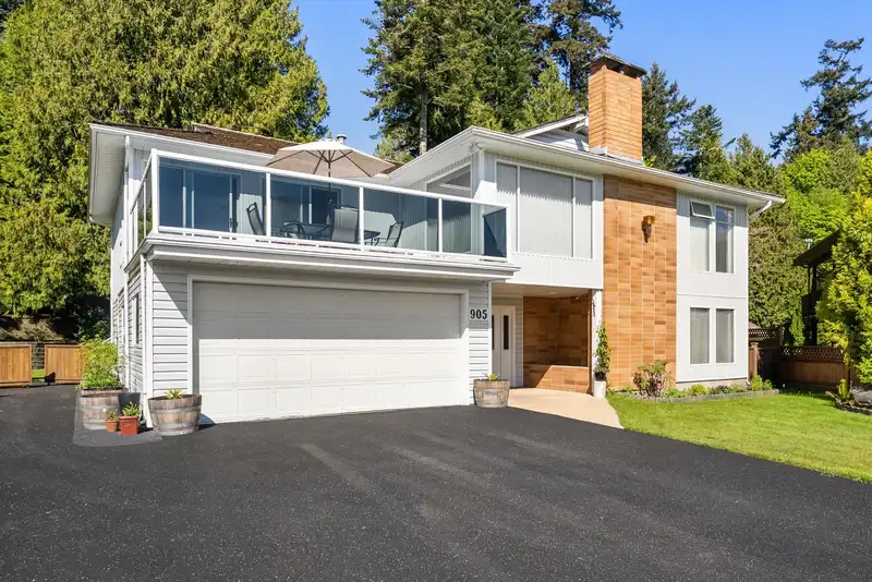 905 EDEN CRESCENT - photo 4 of 38
