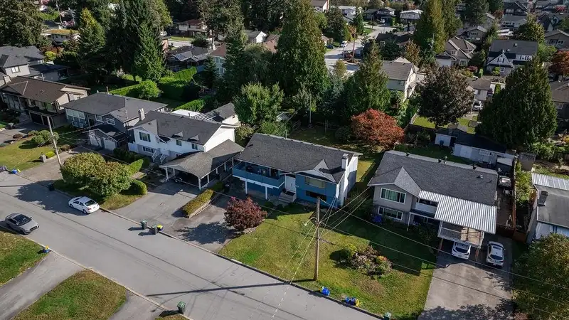 841 JARVIS STREET - photo 2 of 30