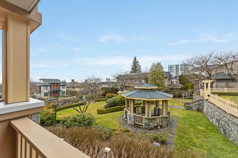 314 288 E 6TH STREET - photo 1 of 28