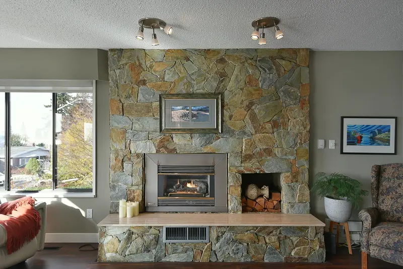 4926 LAUREL AVENUE - photo 3 of 25