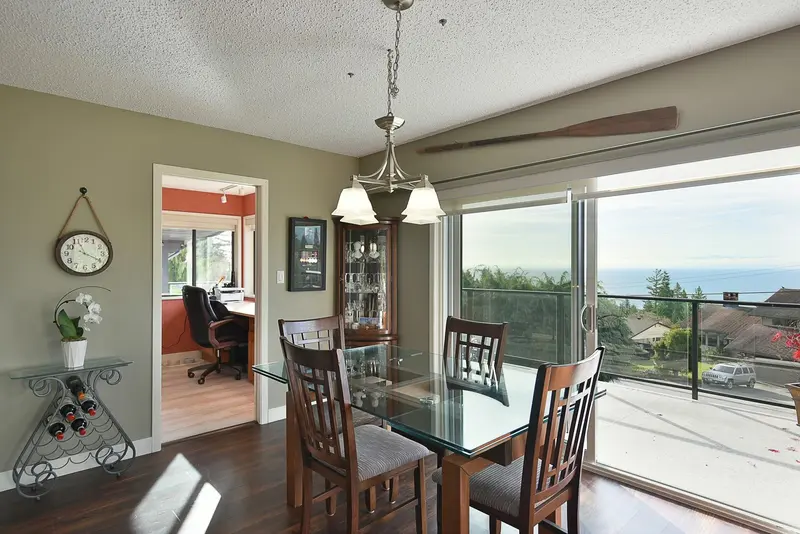 4926 LAUREL AVENUE - photo 4 of 25