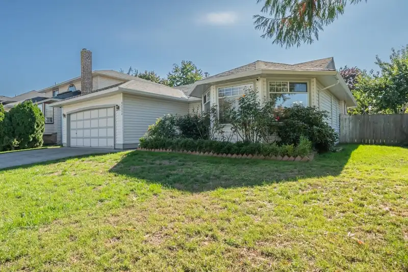 32334 SLOCAN DRIVE - photo 1 of 36