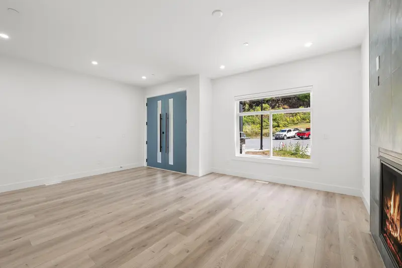 8587 FOREST GATE DRIVE - photo 4 of 25