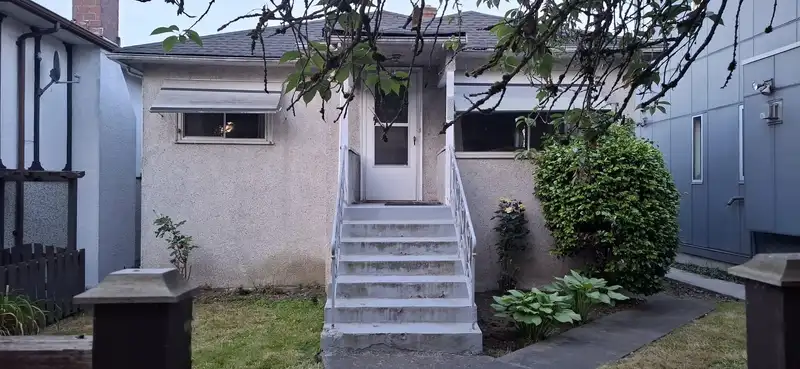 4974 PRINCE ALBERT STREET - photo 4 of 4