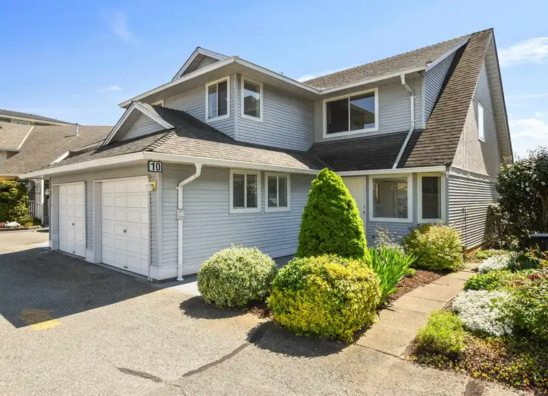 10 2475 EMERSON STREET - photo 1 of 25