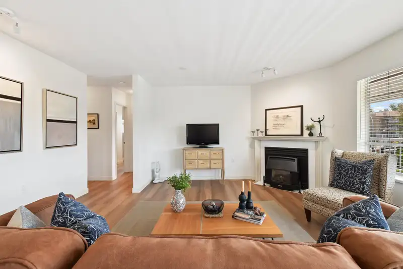 10 2475 EMERSON STREET - photo 3 of 25