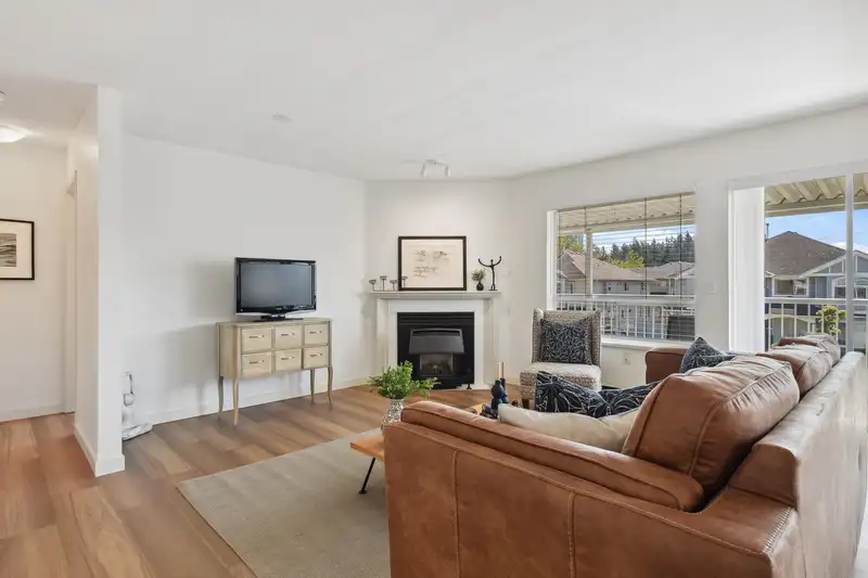10 2475 EMERSON STREET - photo 4 of 25