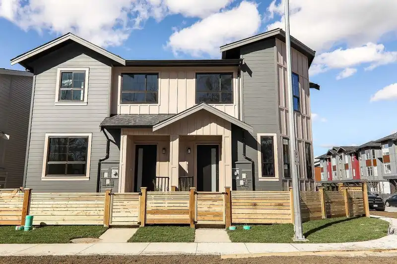 20687 76 AVENUE - photo 1 of 40