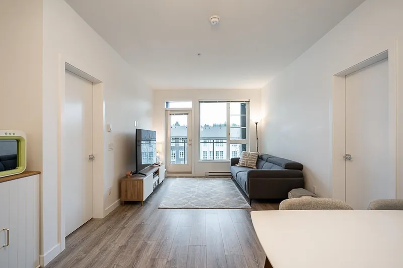 403 516 FOSTER AVENUE - photo 4 of 25