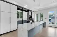 2328 MCBAIN AVENUE - thumbnail 12
