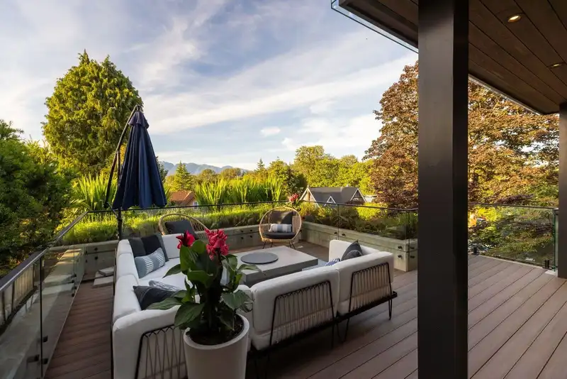 4328 LOCARNO CRESCENT - photo 4 of 40