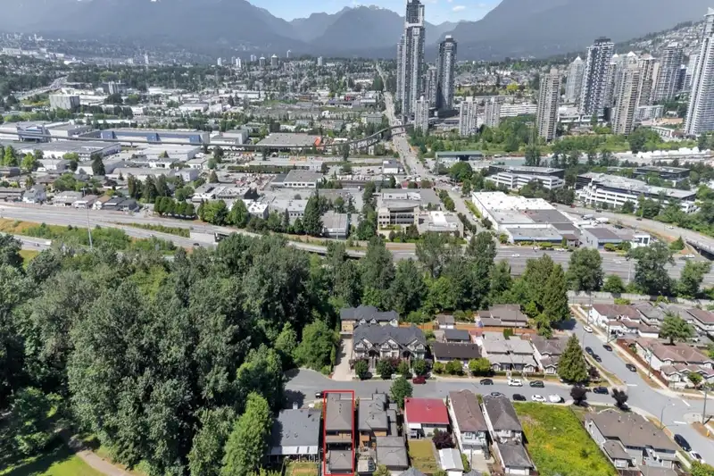 4022 DOMINION STREET - photo 2 of 40