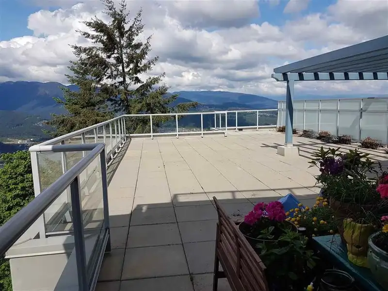 803 9262 UNIVERSITY CRESCENT - photo 2 of 19