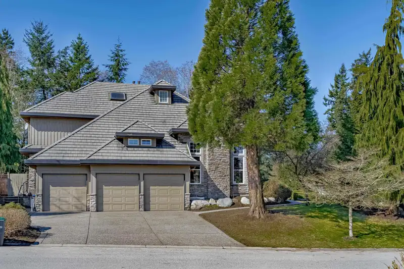 13208 23A AVENUE - photo 4 of 36