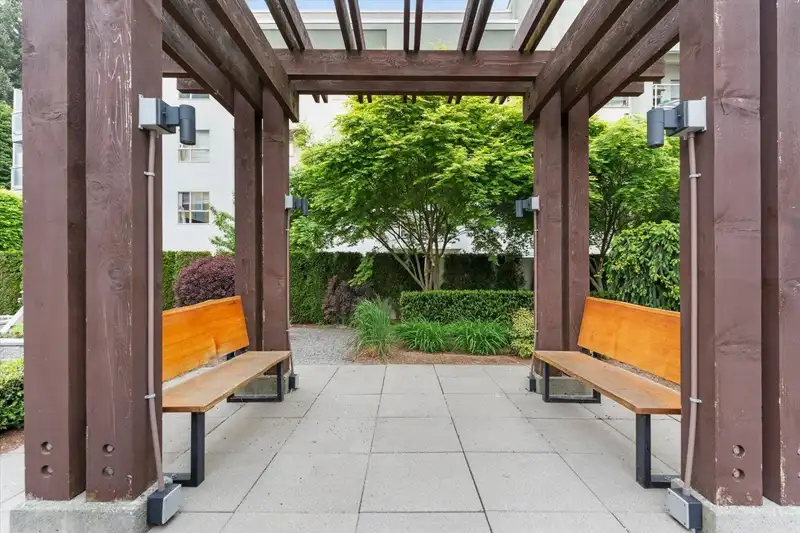 301 2555 WARE STREET - photo 2 of 39