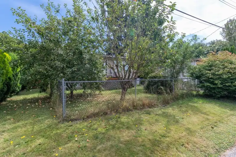 10144 WEDGEWOOD DRIVE - photo 3 of 16