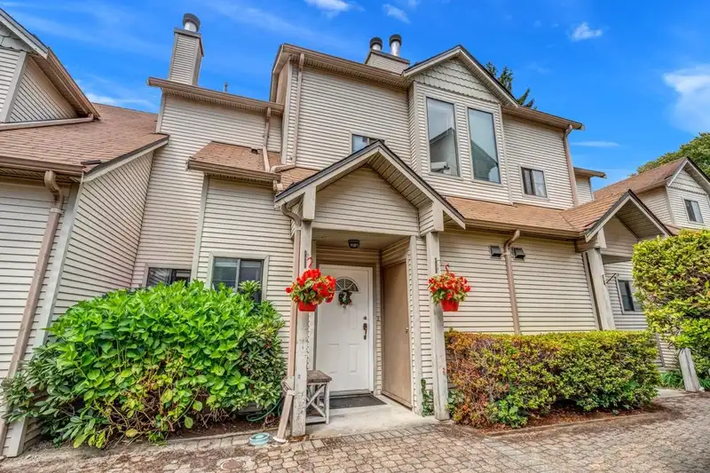 3 98 BEGIN STREET - photo 1 of 24