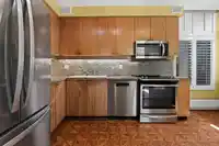 102 5850 BALSAM STREET - thumbnail 6