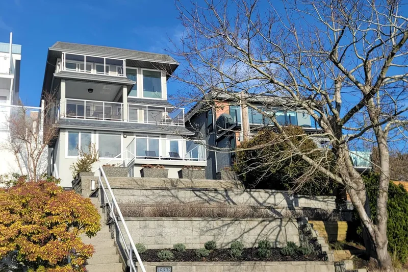 15373 VICTORIA AVENUE - photo 2 of 25