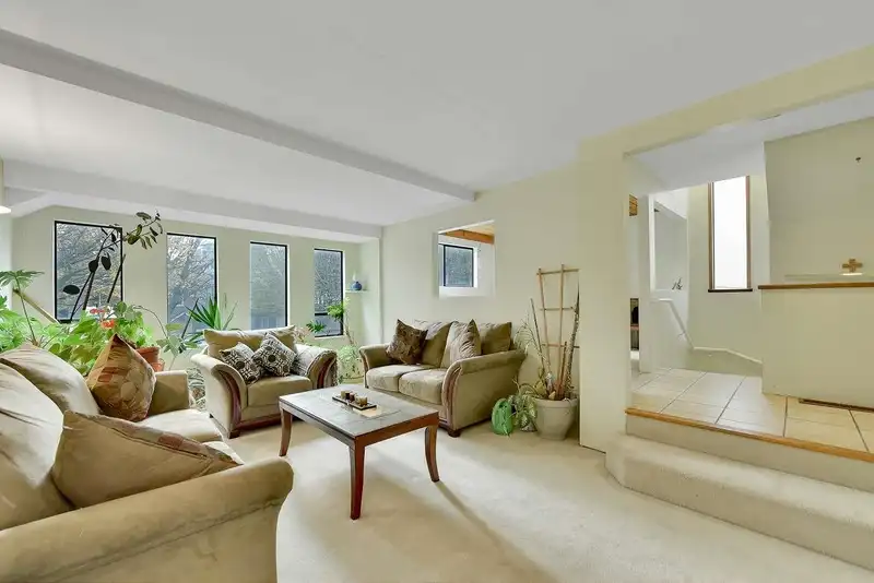 3381 ARCHIMEDES STREET - photo 4 of 40