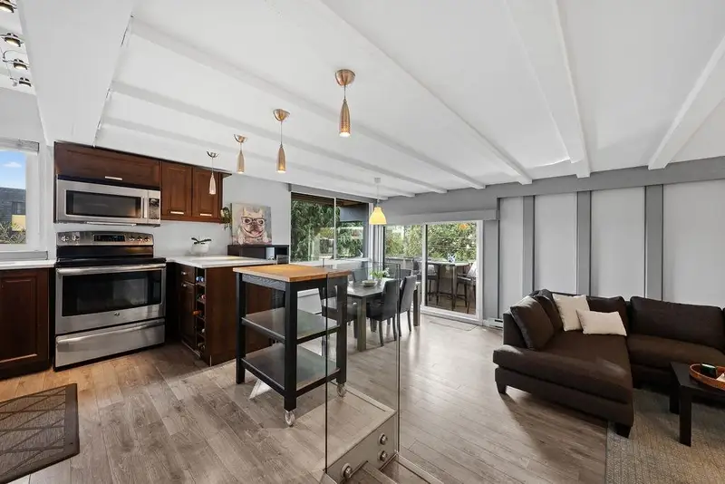 201 341 MAHON AVENUE - photo 2 of 25