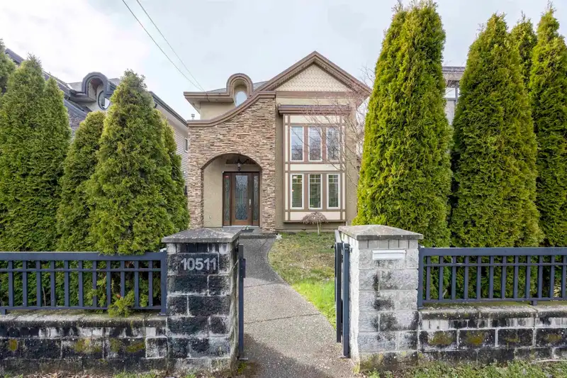 10511 NO. 1 ROAD - photo 1 of 17