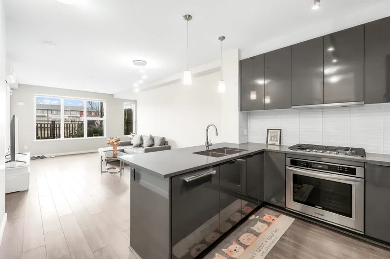 117 9311 ALEXANDRA ROAD - photo 3 of 25