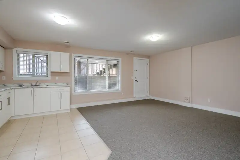 19586 72A AVENUE - photo 4 of 40