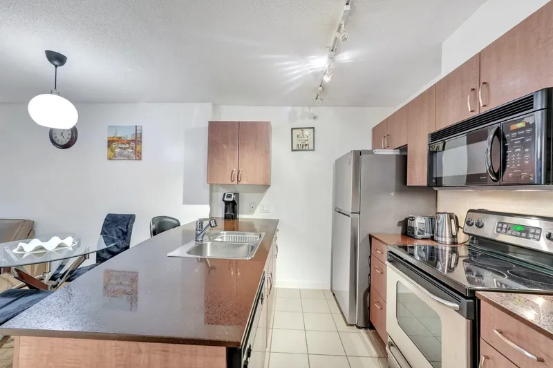 1506 610 GRANVILLE STREET - photo 2 of 21