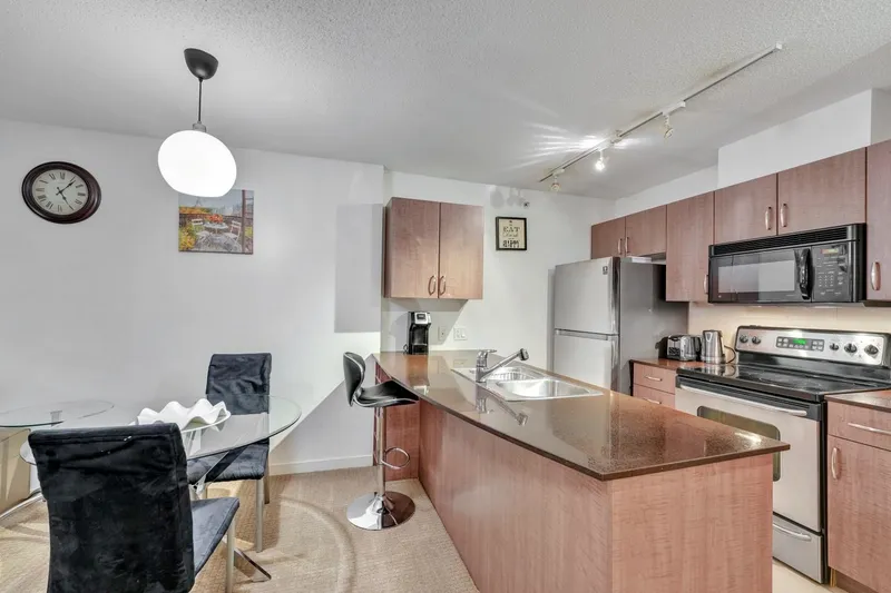 1506 610 GRANVILLE STREET - photo 4 of 21