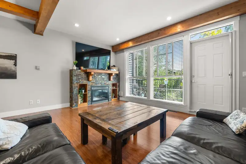 27 5889 152 STREET - photo 2 of 35