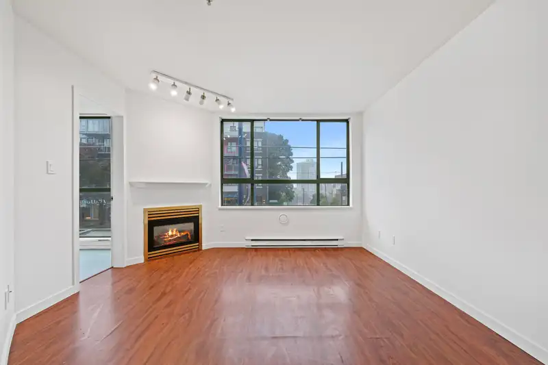 103 5818 LINCOLN STREET - photo 2 of 40