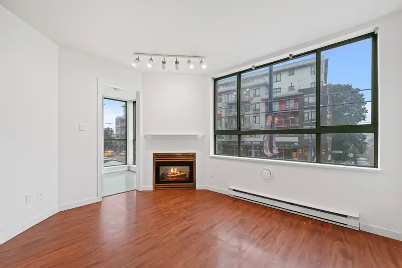 103 5818 LINCOLN STREET - photo 4 of 40