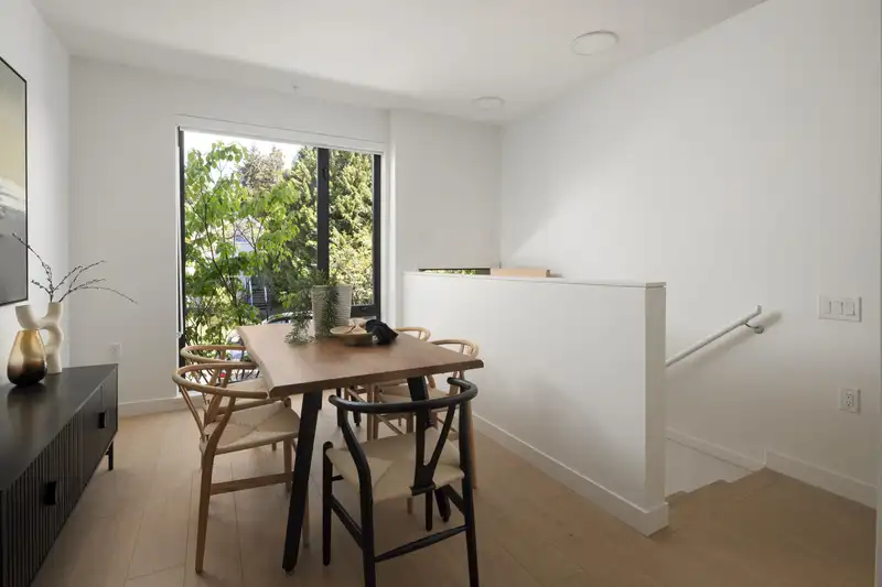 2408 E 12TH AVENUE - photo 3 of 28