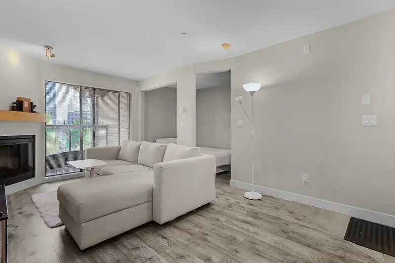 331 10838 CITY PARKWAY - photo 2 of 36