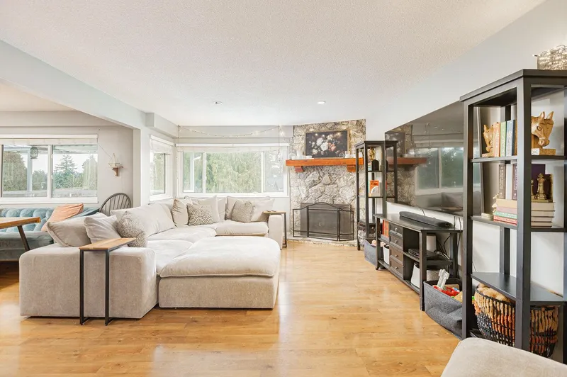 494 ALLEN DRIVE - photo 4 of 25