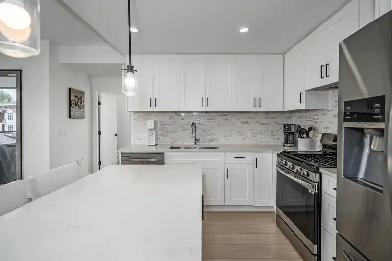 302 19945 BRYDON CRESCENT - photo 4 of 40