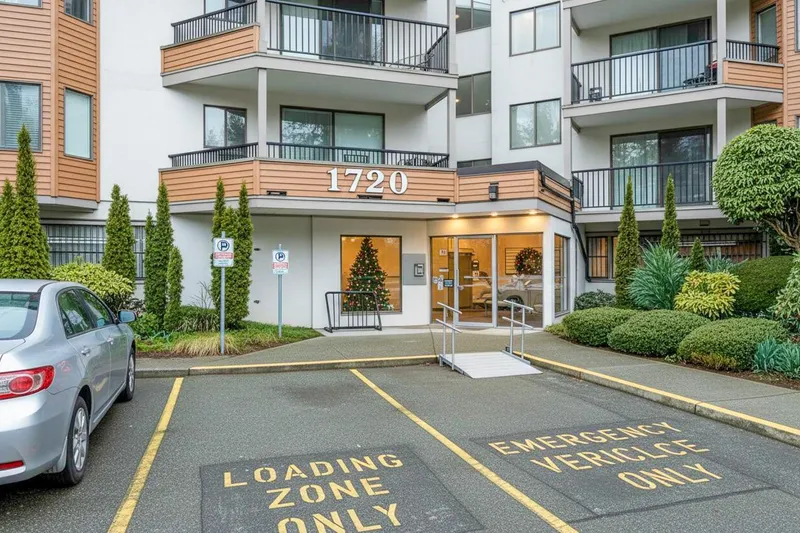 112 1720 SOUTHMERE CRESCENT - photo 4 of 20