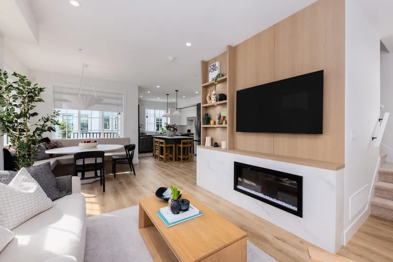 22 20650 78 AVENUE - photo 3 of 13