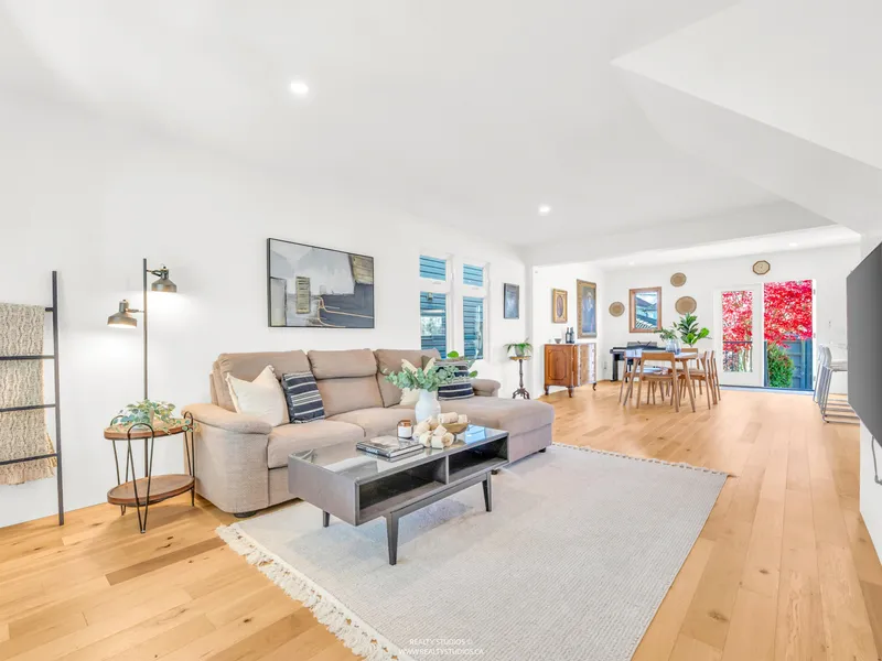 4379 WELWYN STREET - photo 4 of 25