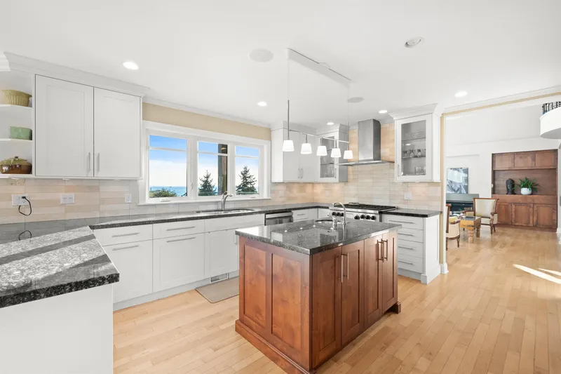 1408 31ST STREET - photo 2 of 25