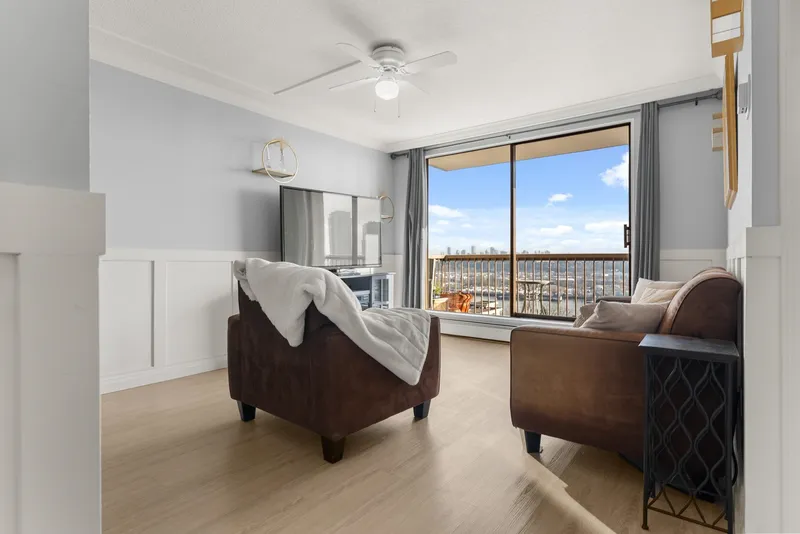 908 320 ROYAL AVENUE - photo 4 of 25