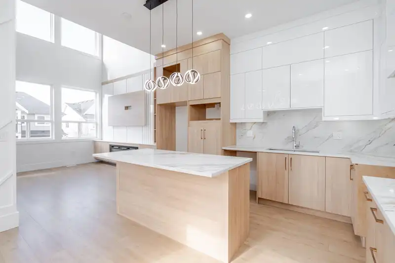 8425 GEORGE STREET - photo 4 of 38