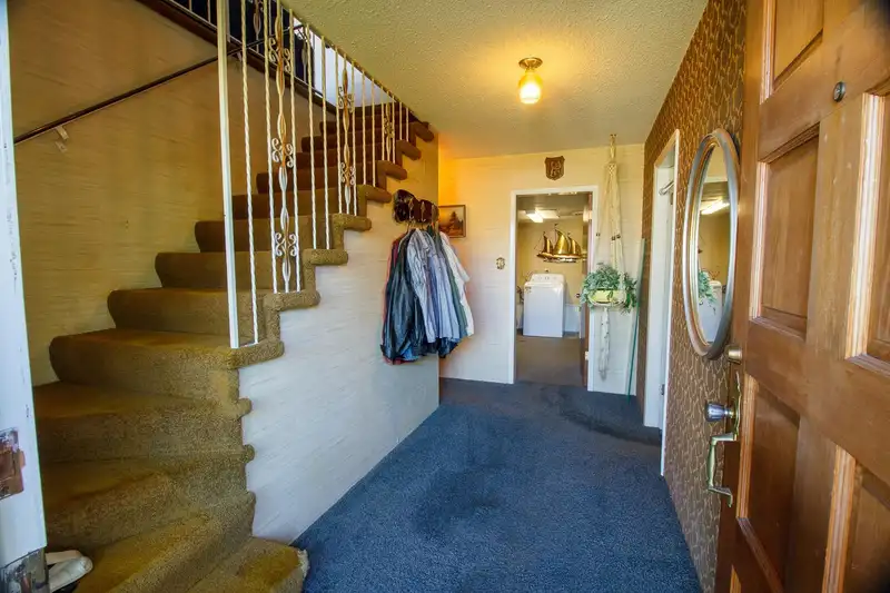 32678 BEVAN AVENUE - photo 2 of 11