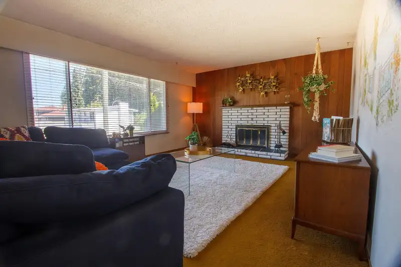 32678 BEVAN AVENUE - photo 3 of 11