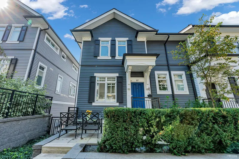 87 2070 OAK MEADOWS DRIVE - photo 1 of 25