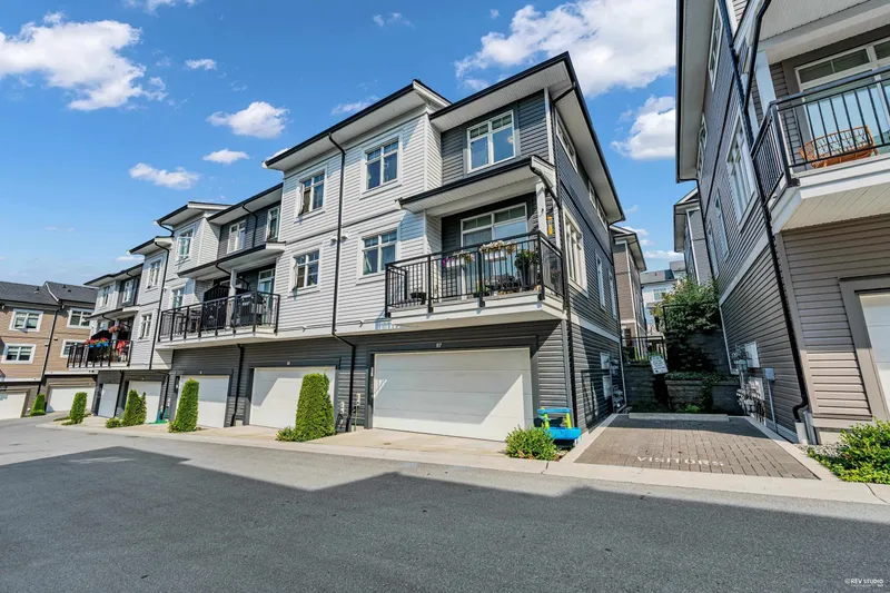 87 2070 OAK MEADOWS DRIVE - photo 4 of 25