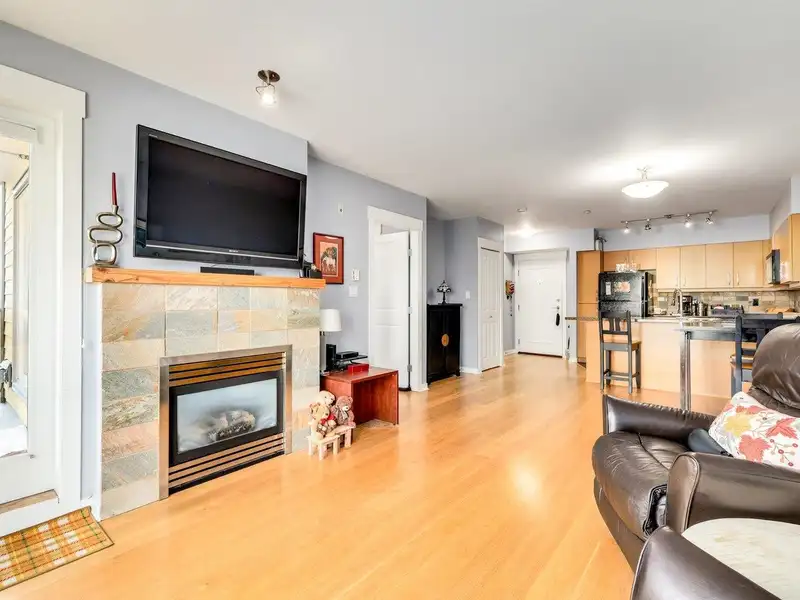 213 1315 56 STREET - photo 2 of 22