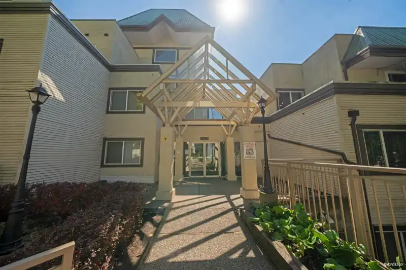 817 1310 CARIBOO STREET - photo 1 of 25