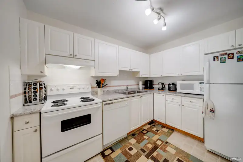 817 1310 CARIBOO STREET - photo 4 of 25